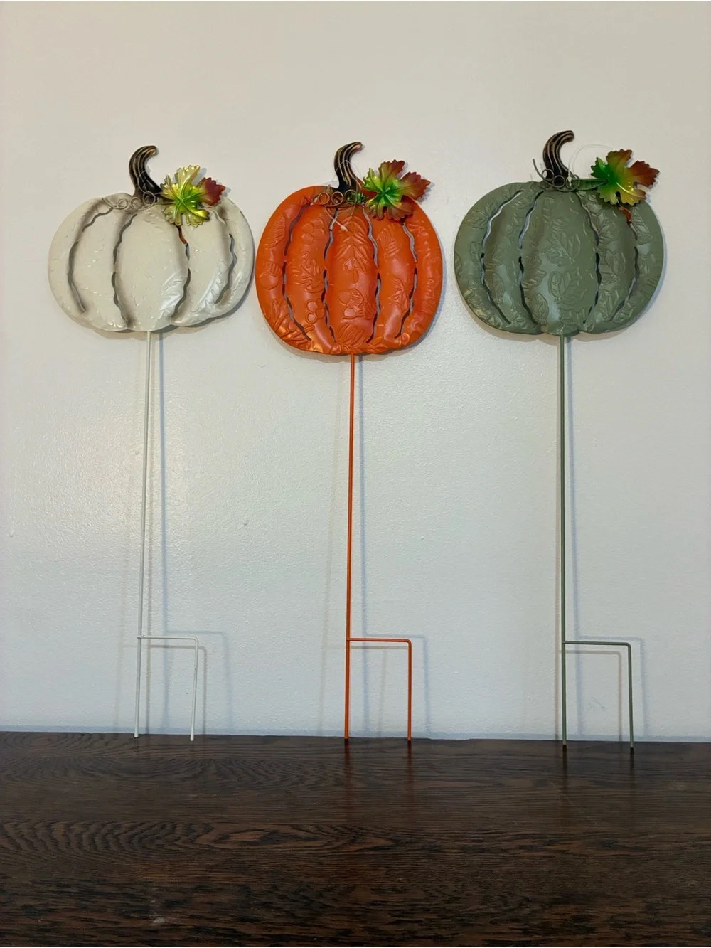 NWT- Set of 6- Embossed Leaf Design- Metal Pumpkin Yard Stakes